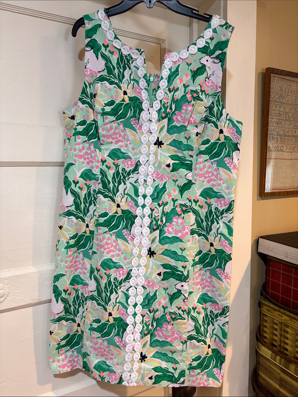 Crown & Ivy 16 Sleeveless Floral Shift Dress in Green and Pink